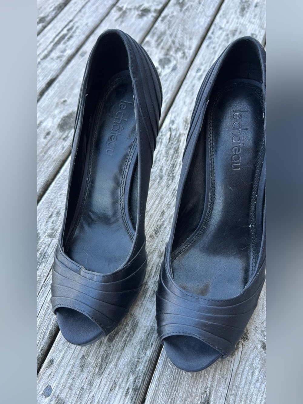 le chateau Black Peep-Toe Heels